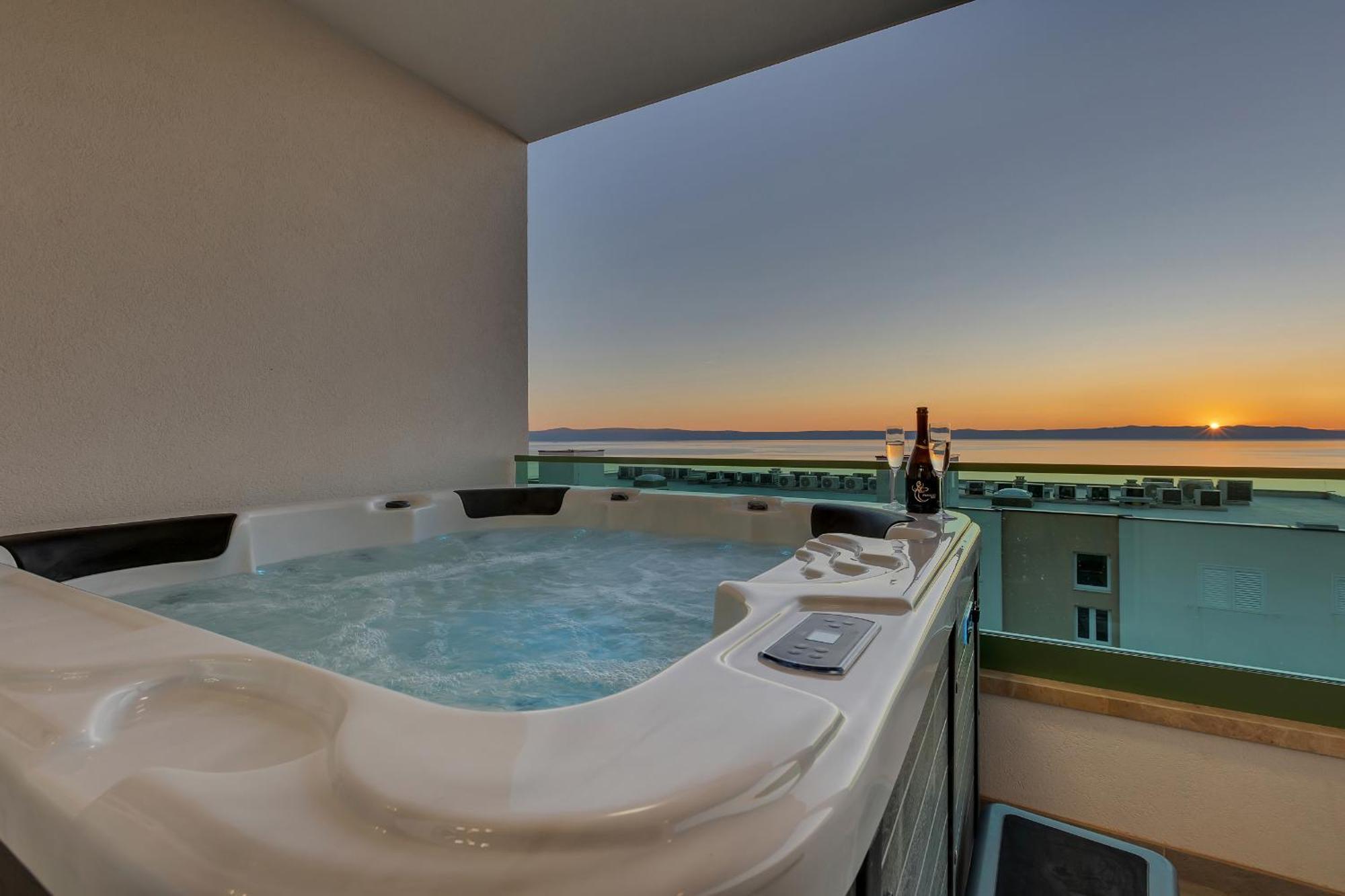 Exclusive Penthouse Big Blue With Private Jacuzzi * Makarska