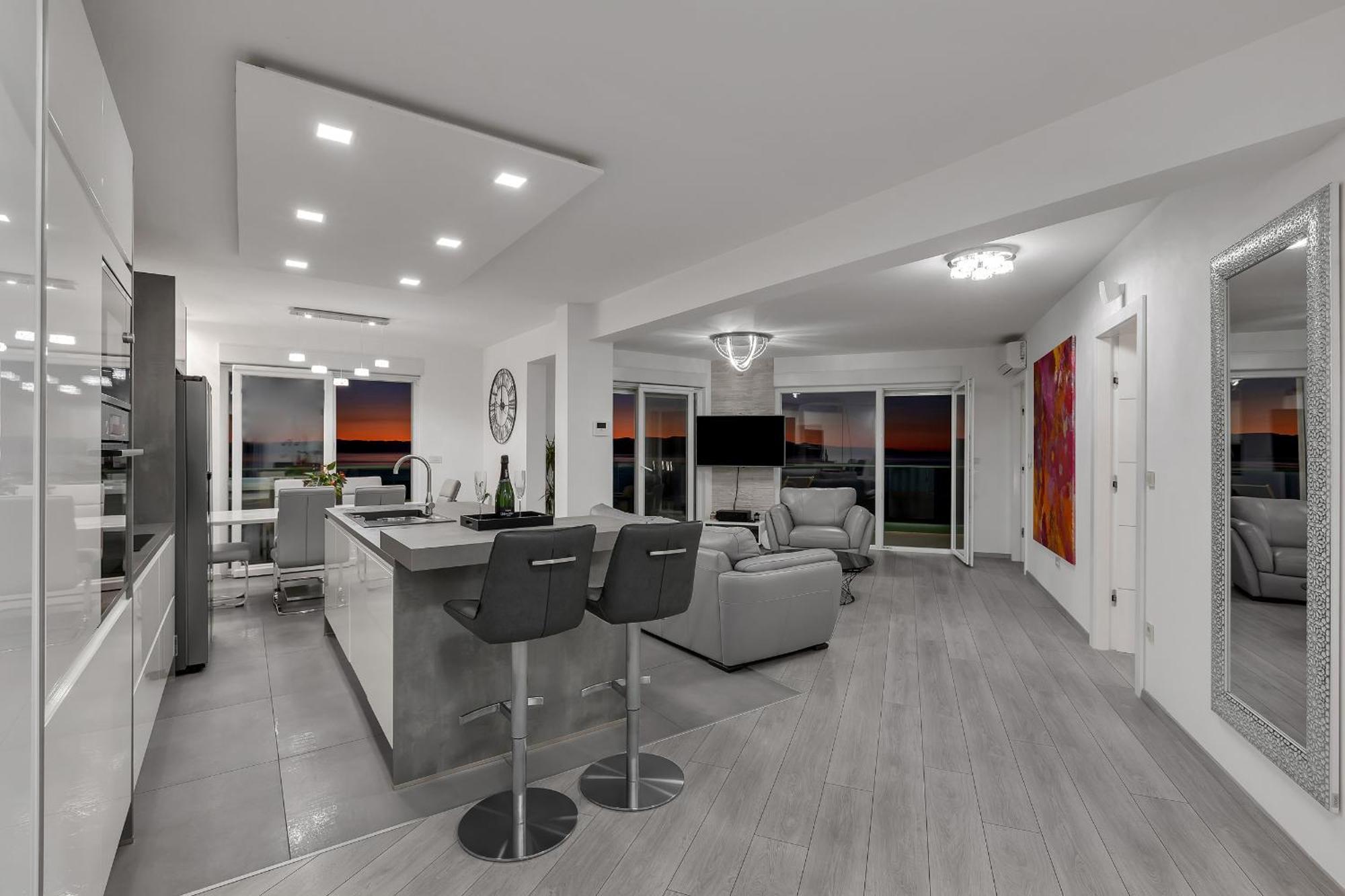 Exclusive Penthouse Big Blue With Private Jacuzzi Makarska