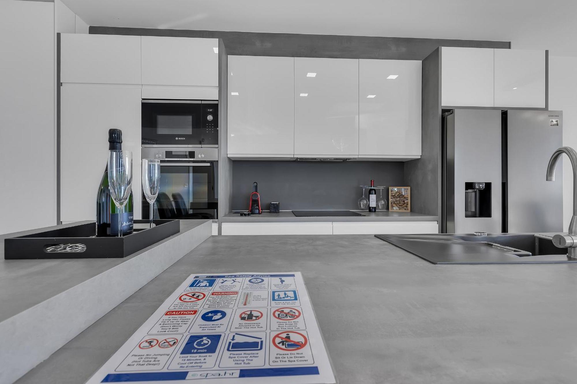 Exclusive Penthouse Big Blue With Private Jacuzzi Apartment Makarska