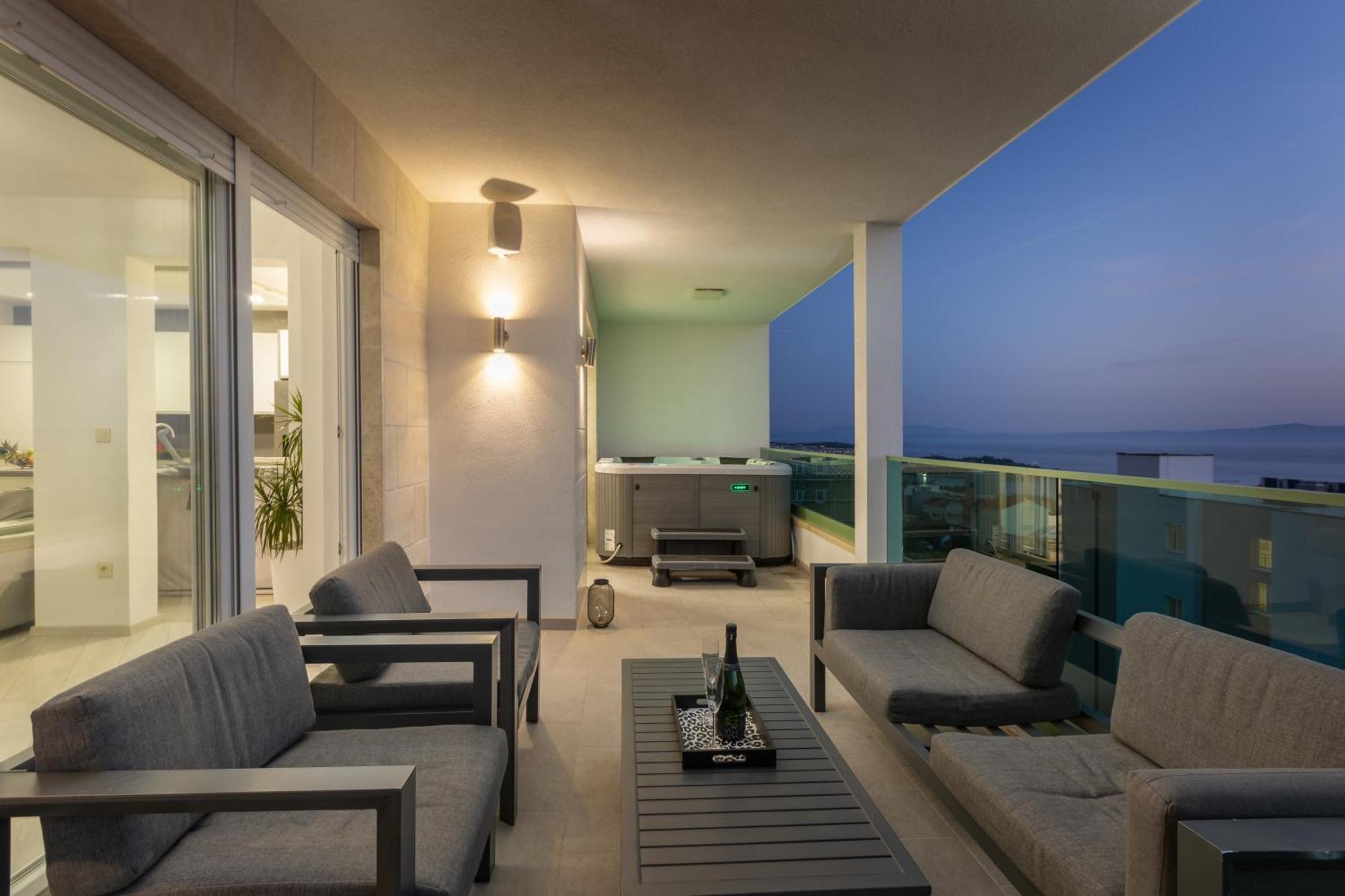 Exclusive Penthouse Big Blue With Private Jacuzzi Makarska